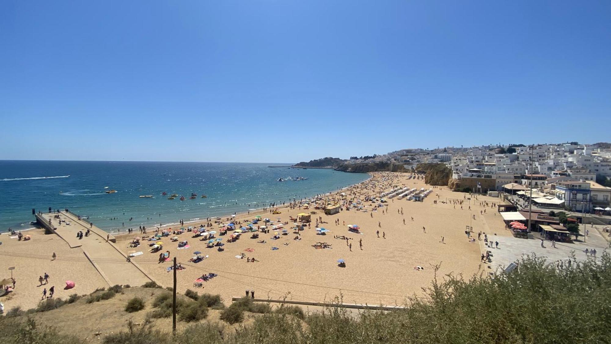 Charmant Appartement A 1Km De La Plage, Avec Piscine A アルブフェイラ エクステリア 写真